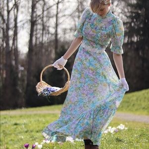 Vintage 1970s Victorian floral puff sleeve dress